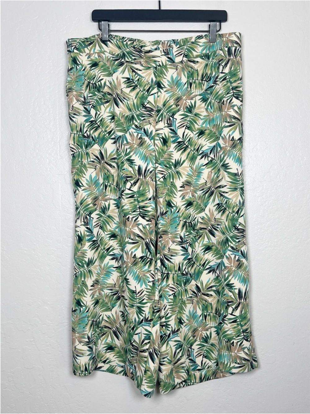 J.JILL Women Size XL Oatmeal Layered Palms Wearever Easy-Care Wide-Leg Crop Pant - Picture 2 of 15